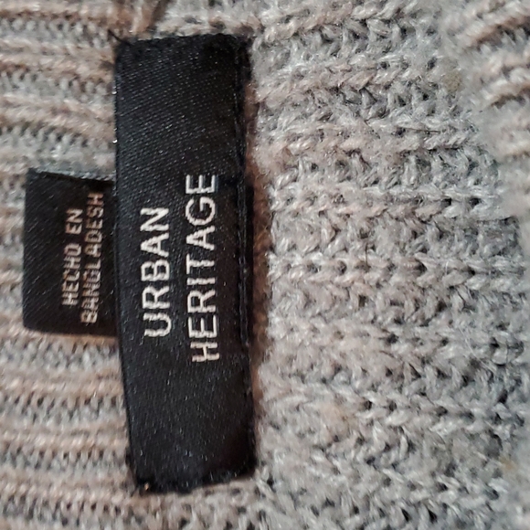 GREY very cute Sweater from Urban Heritage size small. Looks awesome with jeans. - Picture 2 of 4